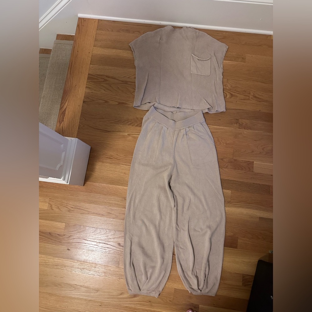 Relaxed High-Waist Knit Top and Pants in Light Beige